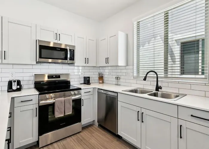 Sparkling Modern In With Pool,bbq Buckeye