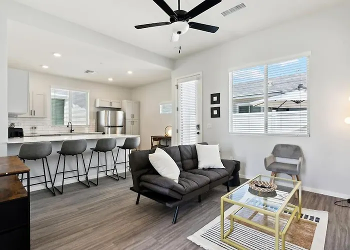 Apartment Sparkling Modern In With Pool,bbq *
