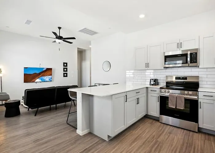 Sparkling Modern In With Pool,bbq Apartment *