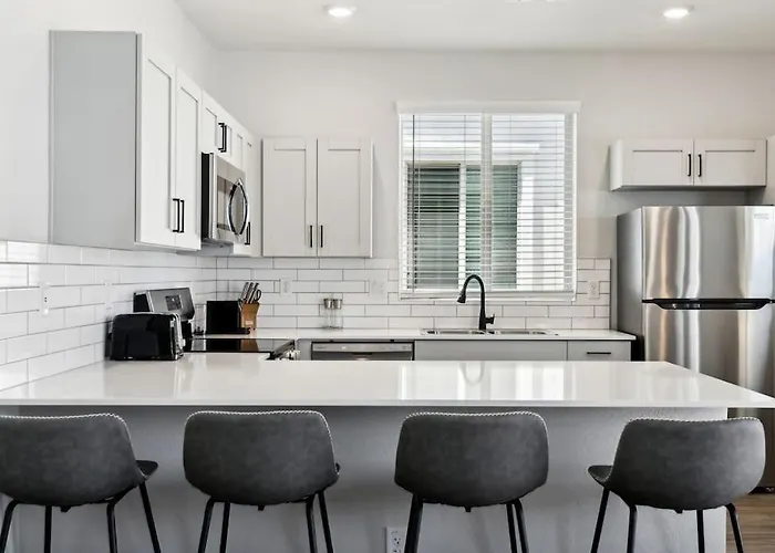 Sparkling Modern In With Pool,bbq