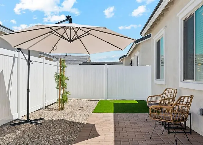 Sparkling Modern In With Pool,bbq * Buckeye