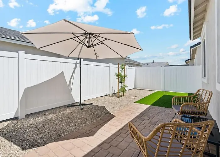 Sparkling Modern In With Pool,bbq * Buckeye