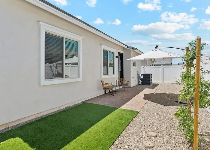 Sparkling Modern In With Pool,bbq Buckeye